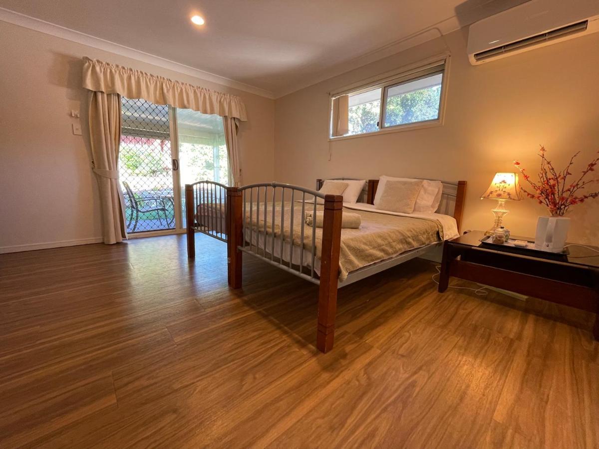 Theme Parks Amituofo Homestay Gold Coast Exterior foto